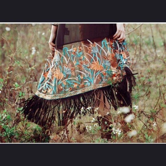 Beautiful Embroidered Tassel Kimono - Picture 6 of 8